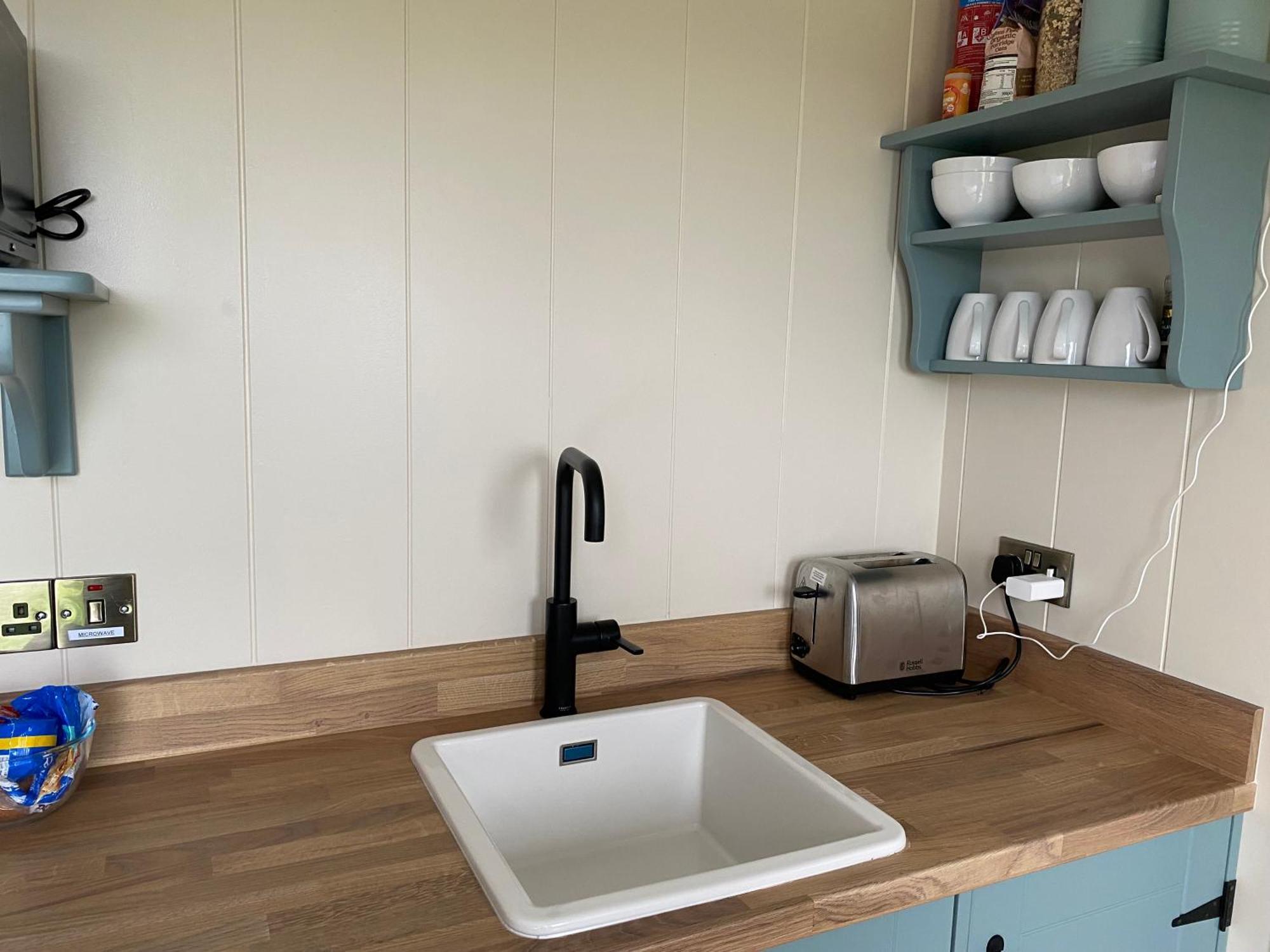 Burren Garden Glamping Hut Villa Boston Bagian luar foto